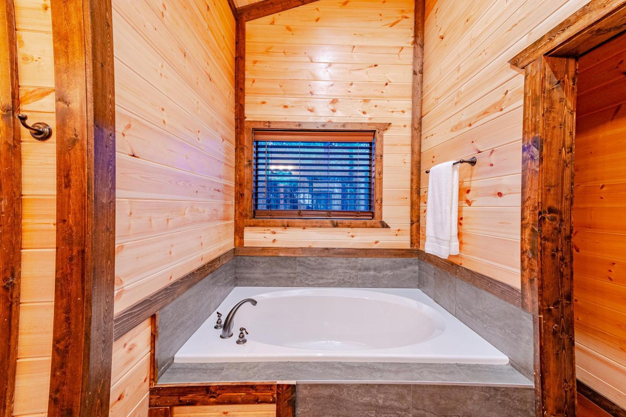 The Luxurious Blue Sky Lodge Is Epic! Broken Bow Eksteriør billede