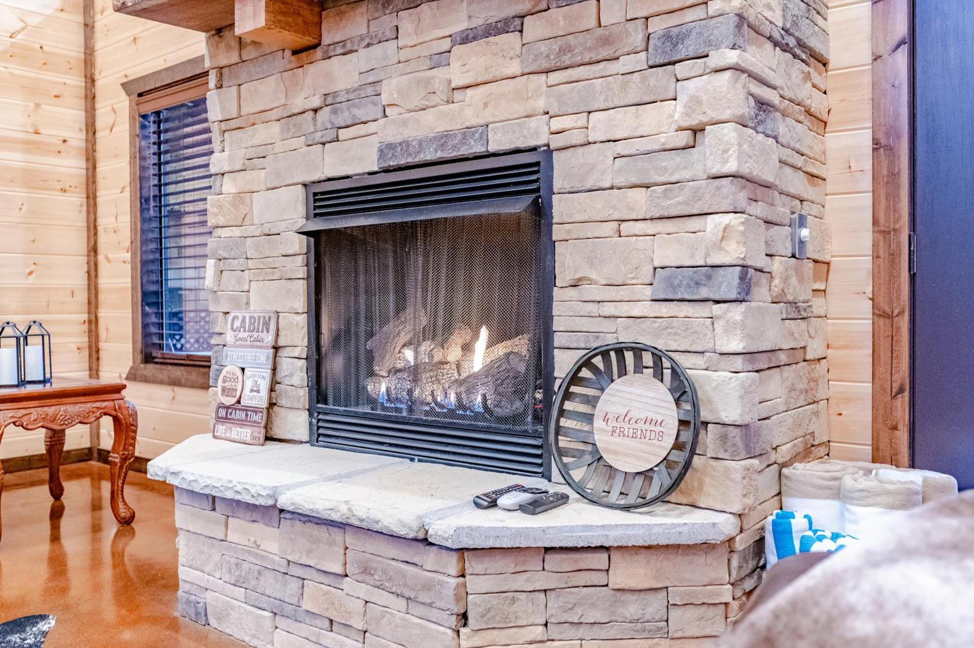The Luxurious Blue Sky Lodge Is Epic! Broken Bow Eksteriør billede