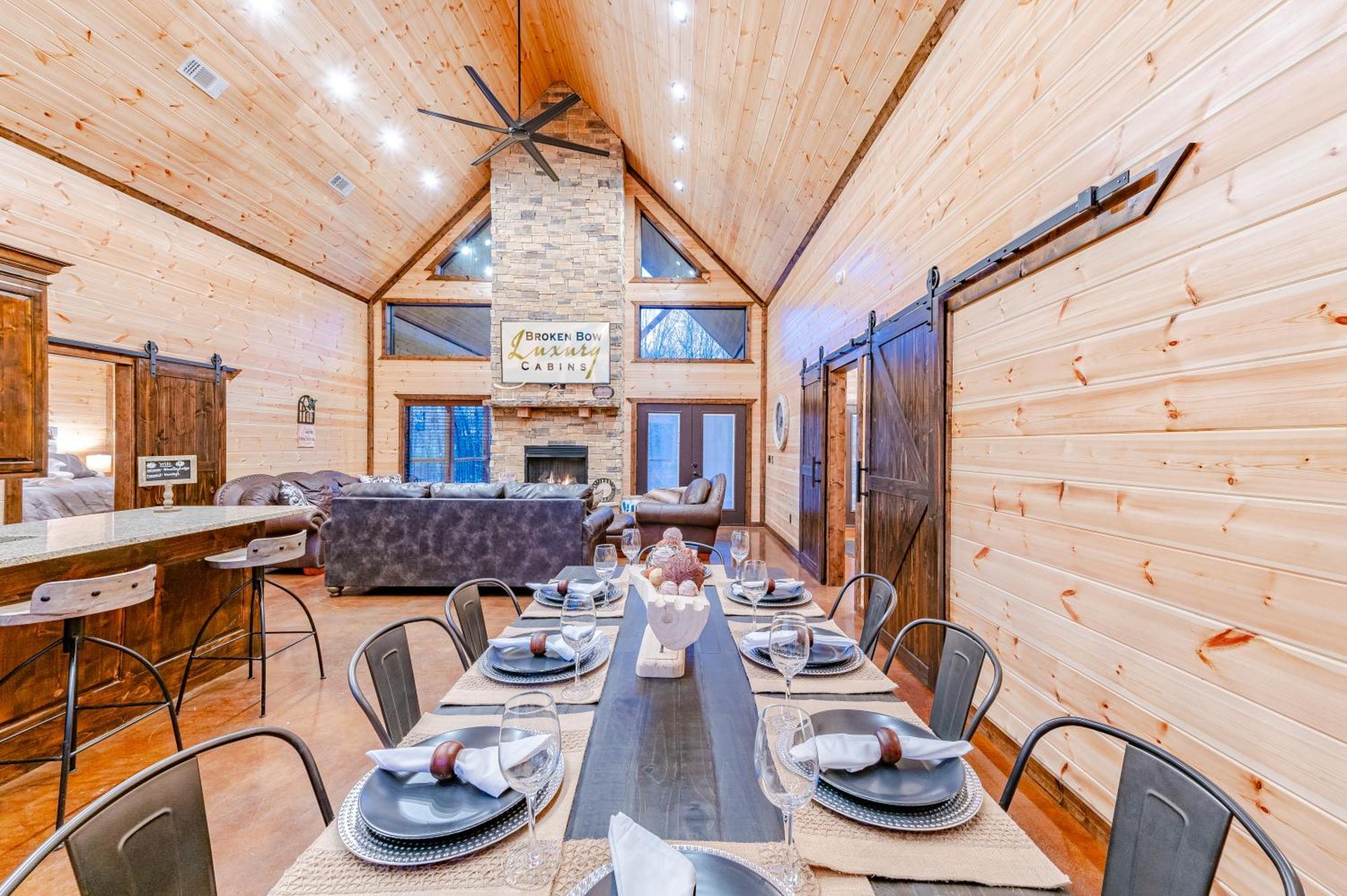 The Luxurious Blue Sky Lodge Is Epic! Broken Bow Eksteriør billede