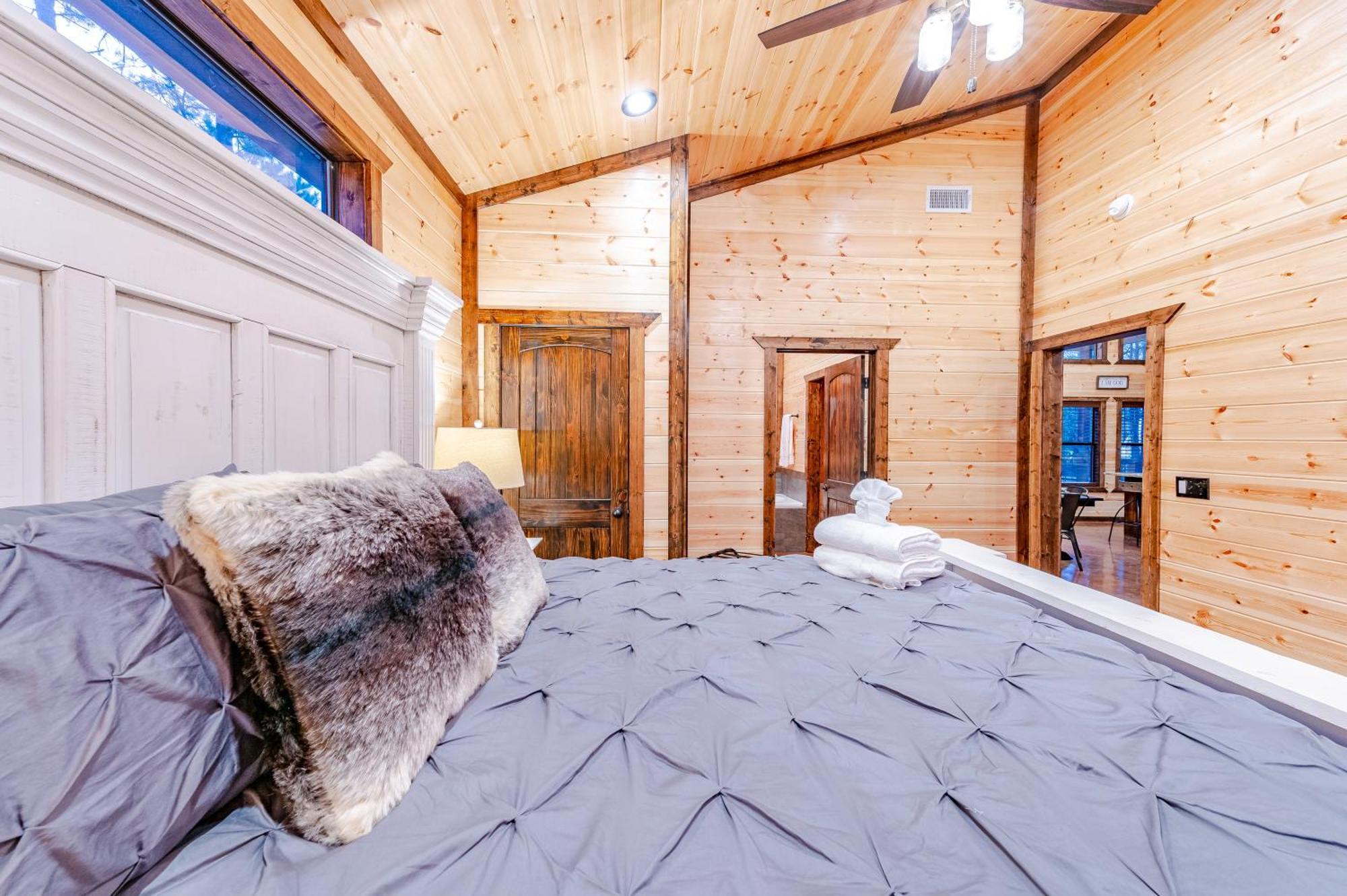 The Luxurious Blue Sky Lodge Is Epic! Broken Bow Eksteriør billede