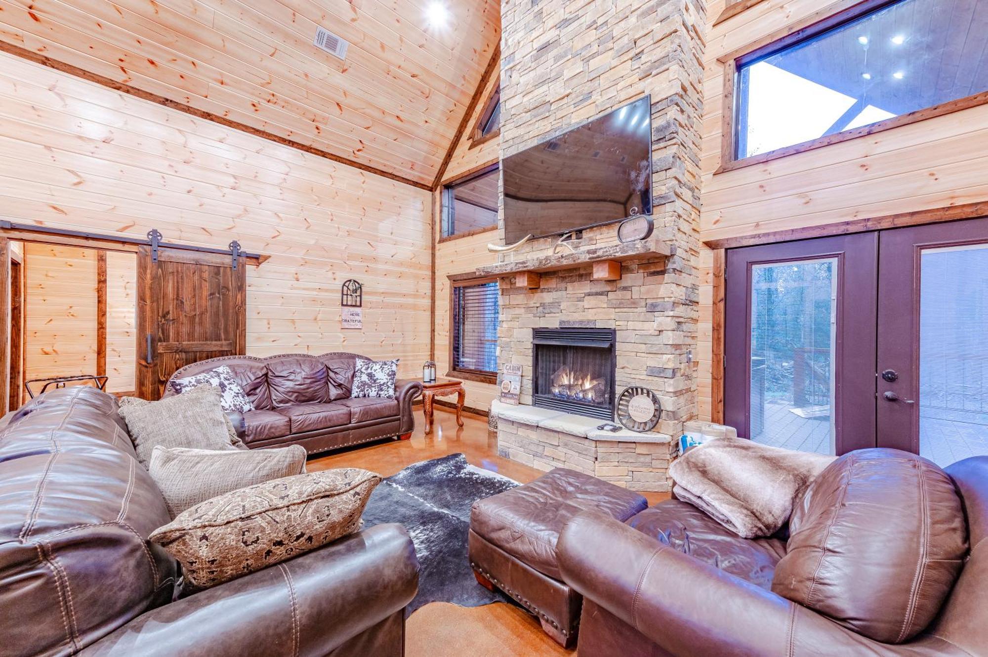 The Luxurious Blue Sky Lodge Is Epic! Broken Bow Eksteriør billede