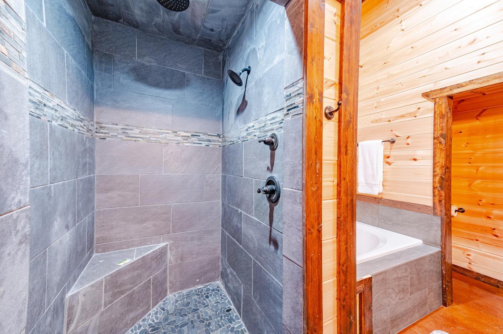 The Luxurious Blue Sky Lodge Is Epic! Broken Bow Eksteriør billede